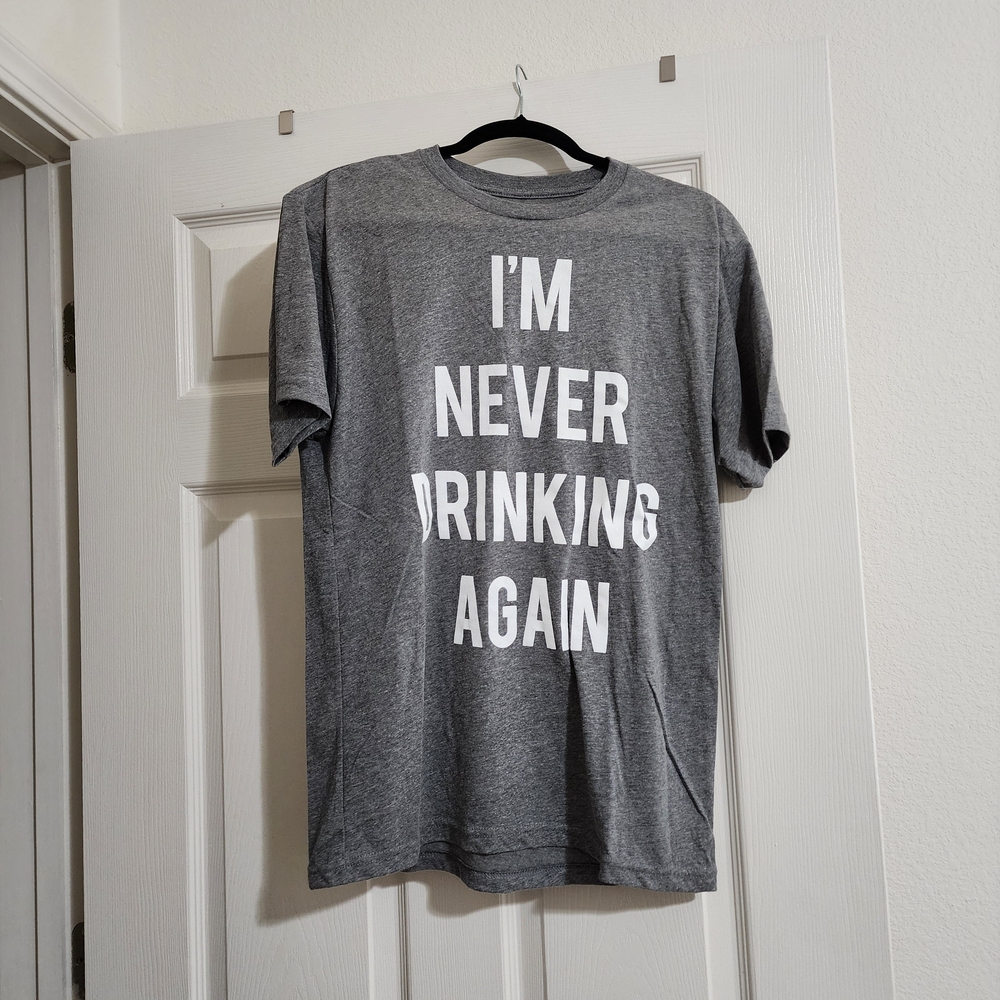 LLG Gray Graphic T-Shirt Size M NWOT
